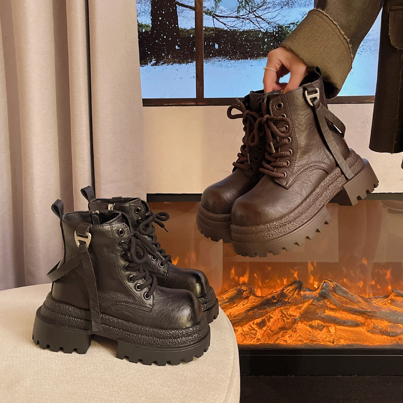 Čizme briteskog stila s debelom platformom, okrugla špička, visokim holennim dijelom, PU gornji dio, gumeni potplat