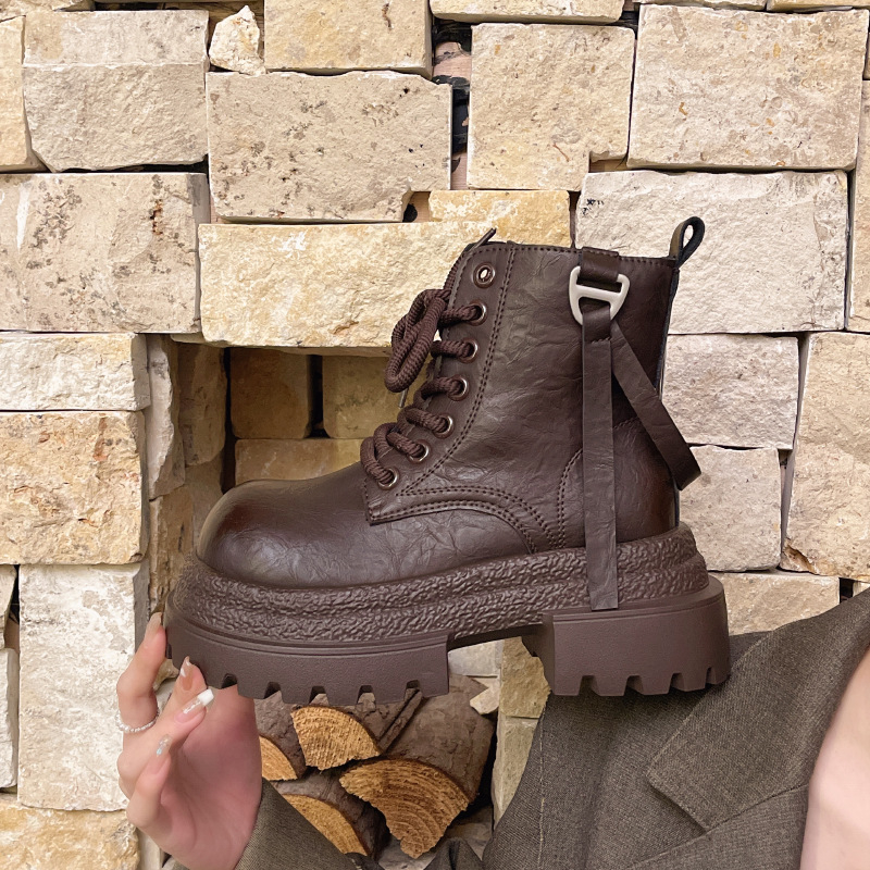 Čizme briteskog stila s debelom platformom, okrugla špička, visokim holennim dijelom, PU gornji dio, gumeni potplat