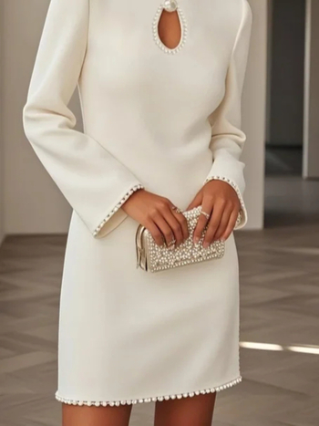 Haljina uskog kroja, elegantan stil; okrugli izrez; dugi rukavi; bodycon kroj, kratka suknja.