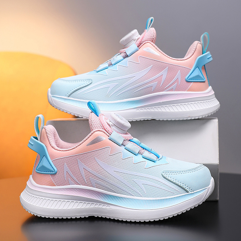 Unisex tenisice tipa dad s rotacijskom kopčom, mekani gornji dio, EVA potplat, prozračne i vodootporne.