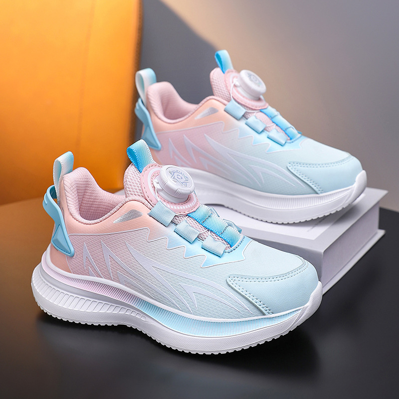 Unisex tenisice tipa dad s rotacijskom kopčom, mekani gornji dio, EVA potplat, prozračne i vodootporne.