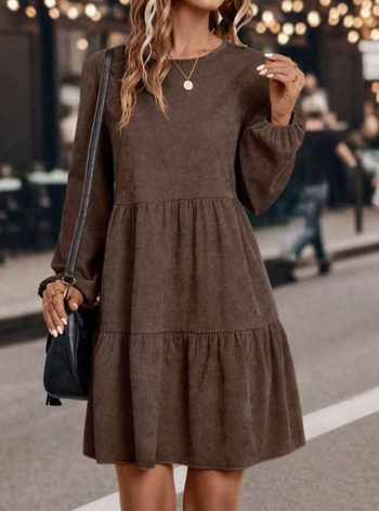 Haljina A-linije od korduroja i poliestera, jednobojna, okrugli ovratnik, dugi rukavi, midi duljina