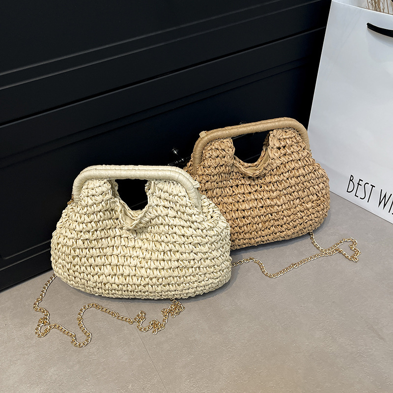 Ženska torba od slame za rame s dvostrukom lančanim remenom, magnetsko zatvaranje, crossbody stil, vodoravni pravokutni oblik
