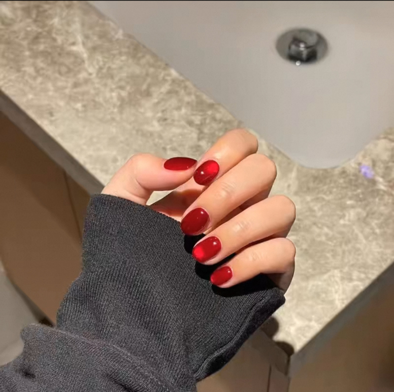 Ručne vyrobené nálepky na nechty s mačacím okom zo sklenených korálok a krištáľovými detailmi