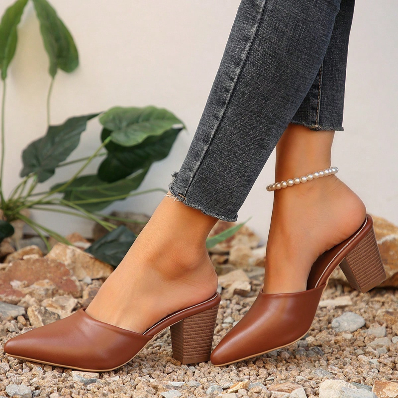 Aukštakulnės sandalės su smailiu pirštu ir uždarą priekyje, vintagio stilius (PU viršus; PU vidus; guma padas)