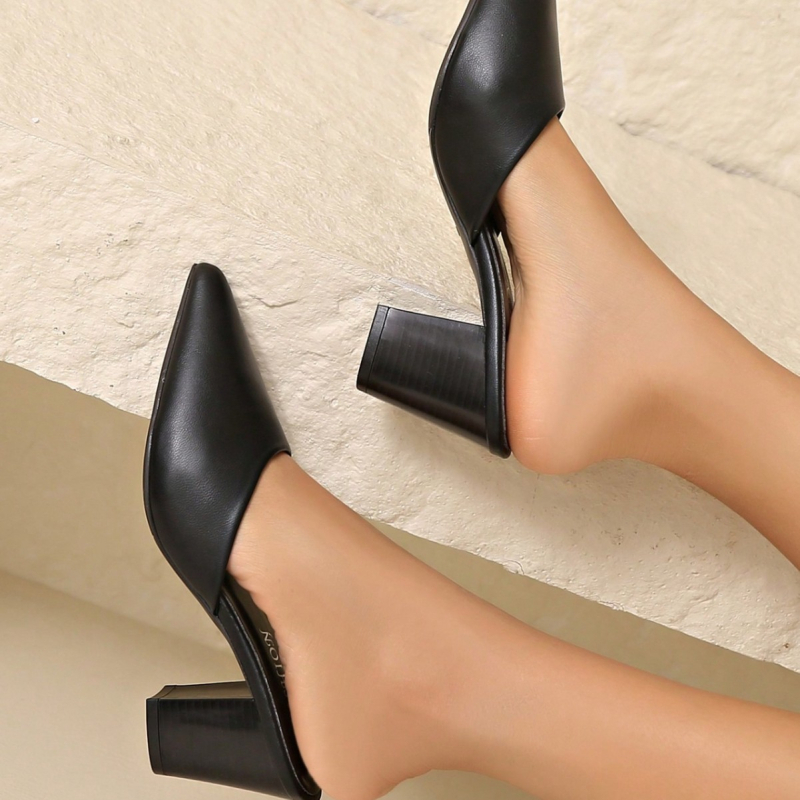 Aukštakulnės sandalės su smailiu pirštu ir uždarą priekyje, vintagio stilius (PU viršus; PU vidus; guma padas)