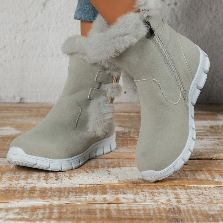 Zimske čizme s debelim đonom, plišana unutrašnjost, plastični potplat, klinasti pet 2 cm, visina čizme 5 cm