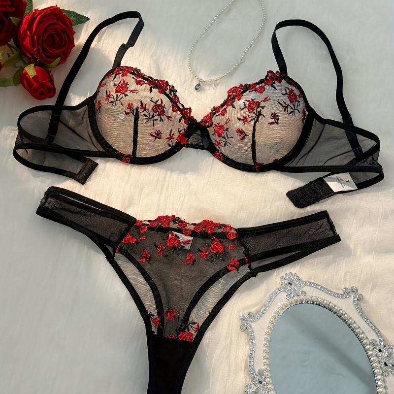 Set grudnjaka s cvjetnom vezom i čipkom, glavni materijal najlon, podstava pamuk, tip košarice Rabbit Ear