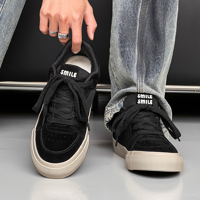 Muške tenisice u Hongkong stilu, niski gornji dio od velura, šivanje na vezivanje, vulkanizirana potplata, prozračne i otporne