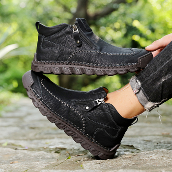 Pánske bežné kožené topánky – stredne vysoké topánky na outdoorové turistiku, protišmyková podrážka, vrchná časť z syntetickej kože, stredný shaft, textilná vložka, model 8831