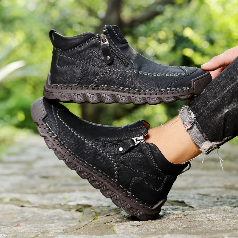 Pánske bežné kožené topánky – stredne vysoké topánky na outdoorové turistiku, protišmyková podrážka, vrchná časť z syntetickej kože, stredný shaft, textilná vložka, model 8831