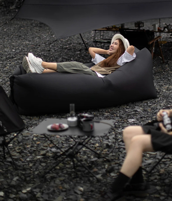 XAS pripučiamas oro sofos-lova, nešiojamas kempingui ir piknikui, poliesterio dangos paviršius, svoris 1,3 kg, maksimali apkrova 200 kg