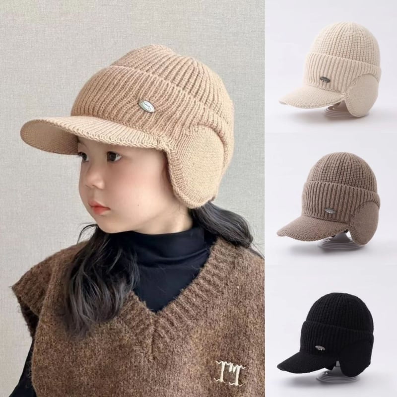 Vlnená šiltovka s oblým okrajom a kopulovitým vrchom – teplá, vetruodolná, na zimu