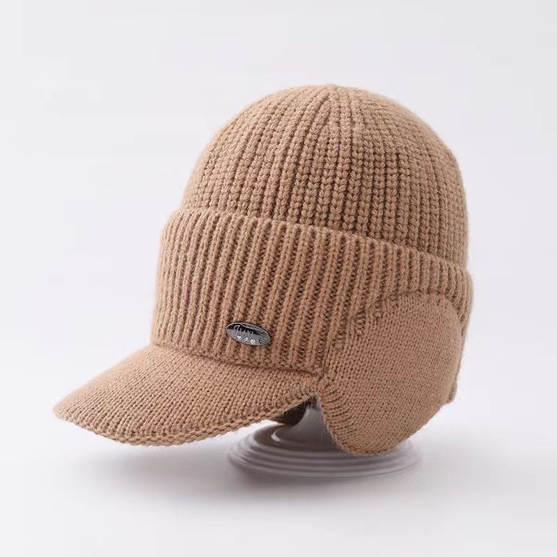 Vlnená šiltovka s oblým okrajom a kopulovitým vrchom – teplá, vetruodolná, na zimu