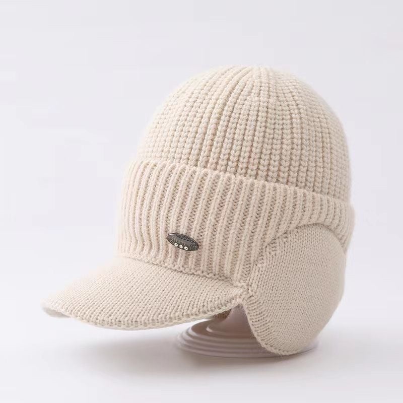 Vlnená šiltovka s oblým okrajom a kopulovitým vrchom – teplá, vetruodolná, na zimu