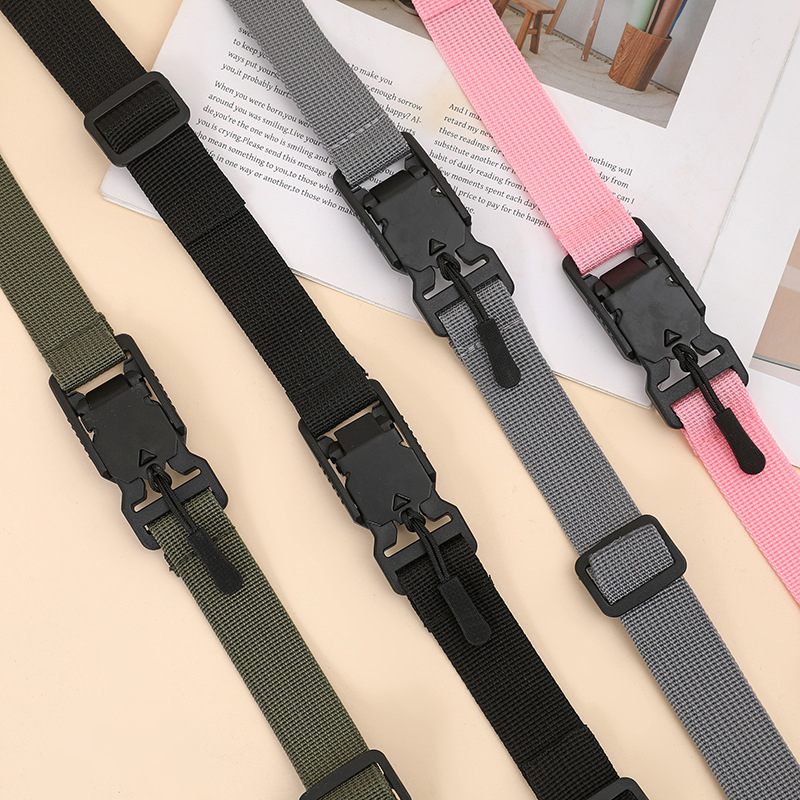 Pevná spona na ramenný popruh školského batohu — protišmyková, úľava od tlaku, železný materiál, jar 2025