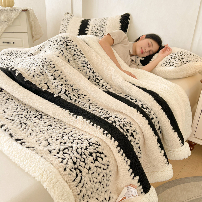 Pătură din lână cu jacquard și decupaje în formă de flori, stil Lux ușor, fleece multifuncțional (Cod produs: 56482338; Greutate: 1; Model: Altul)