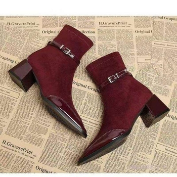 Ghete Martin: vârf pătrat, exterior din materiale multiple, fermoar lateral, gambă joasă, talpă din cauciuc