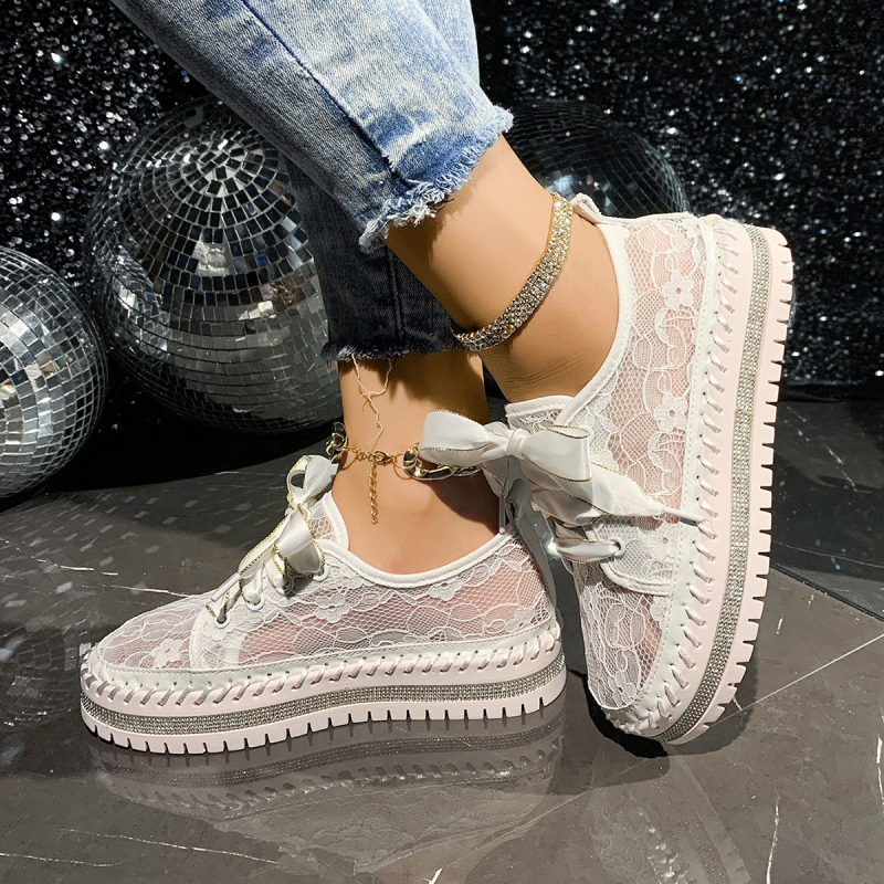 Mocasin slip-on, upper din plasă respirabilă cu detalii din piele patent, toc mediu 3-5 cm, talpă din cauciuc