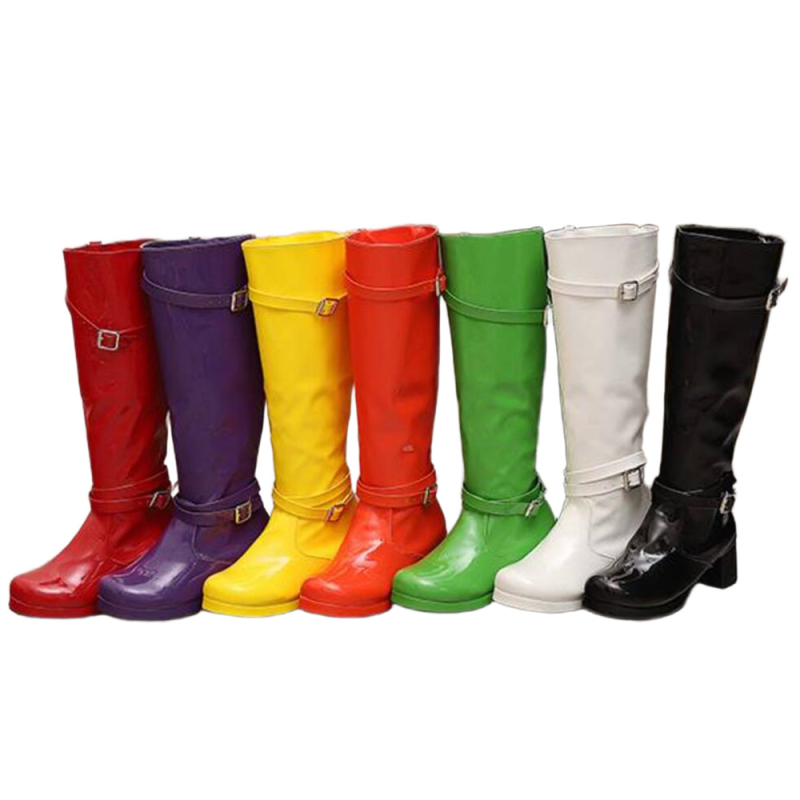 Uniszex divatcsizma lakkozott bőrfelsővel, kerek orrú, gumírozott talp, vastag sarok, oldalsó cipzár