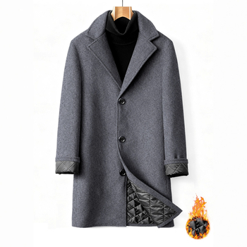 Pánsky kabát so zosilnenou tepelnou izoláciou, štíhly strih, golier s odklápaním, jednoradové zapínanie, stredná dĺžka