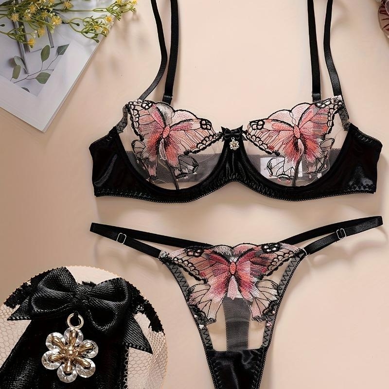 Комплект бельо с дантела, основен материал найлон, подплата памук, чашка с ушички на зайче, функция събиране