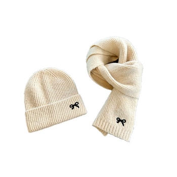 Zimná detská súprava: pletená čiapka a šál s vyšitým mašličkou – kupolová čiapka, teplá a vetruodolná