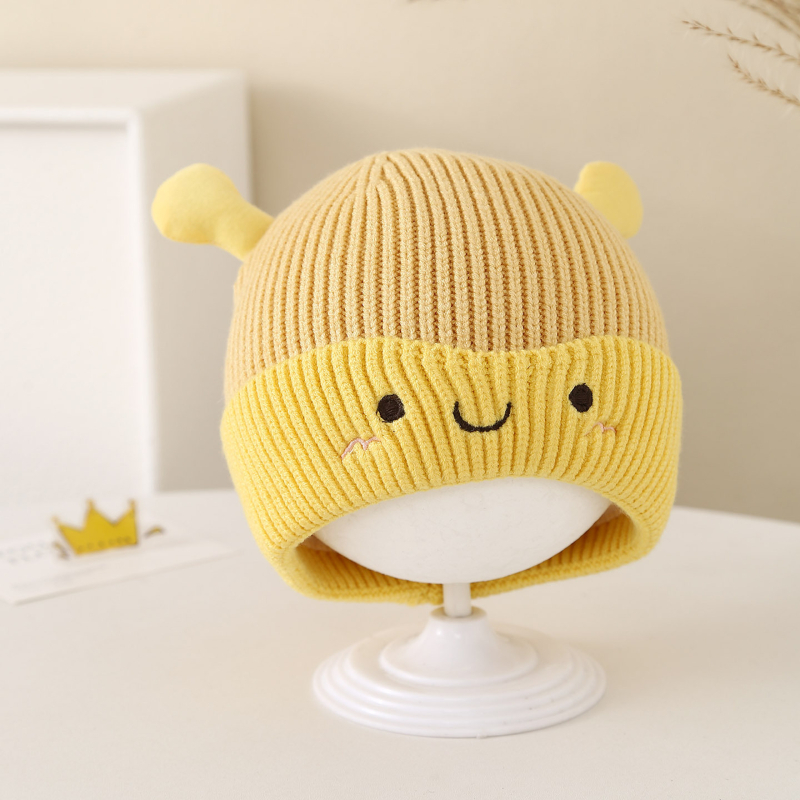 Pletená čiapka s chráničmi uší, vetruodolná, roztomilý karikatúrny štýl, zimné použitie, vek 1-4 rokov.