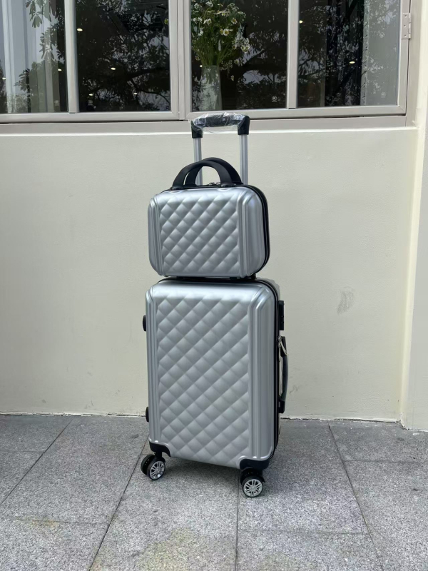 Tvrdá cestovná taška ABS+PC s univerzálnymi kolieskami, zapínanie na zips, vodotesná a odolná voči škrábaniu, 3,5 kg, zámok na kód