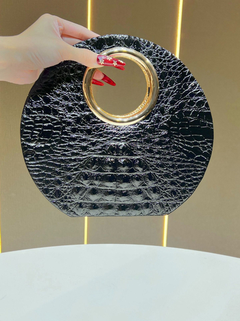 PU kabelka do podpazušia, oválny tvar, magnetické zapínanie, vnútorné vrecko na telefón