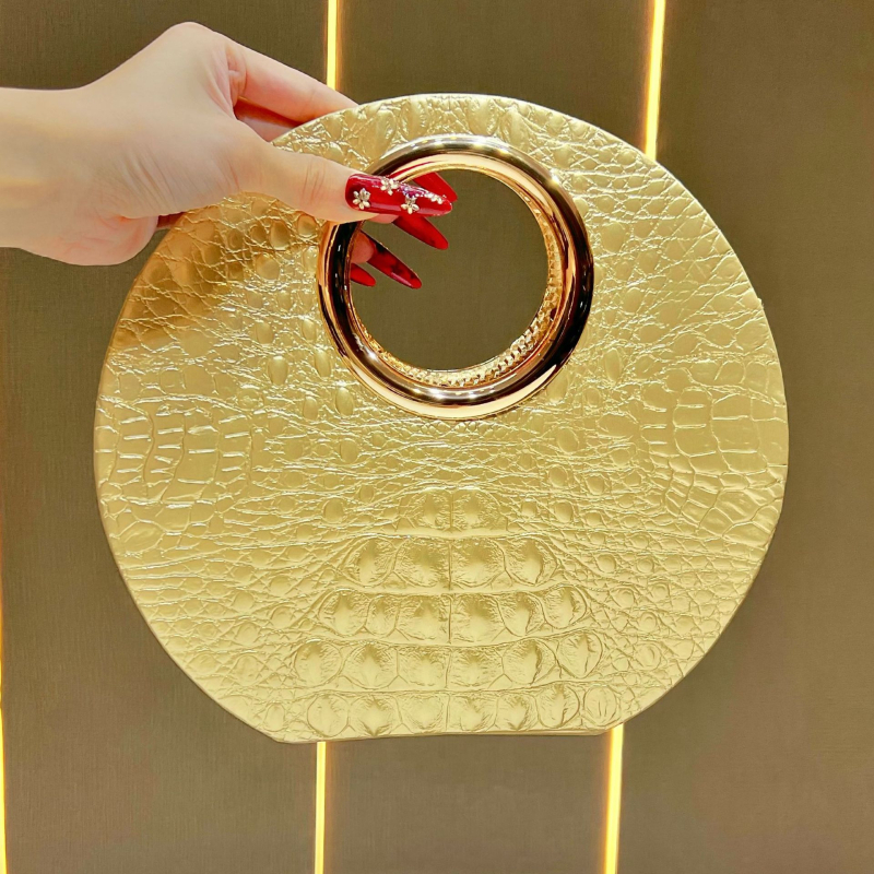 PU kabelka do podpazušia, oválny tvar, magnetické zapínanie, vnútorné vrecko na telefón