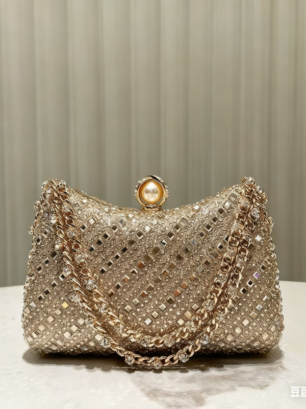 WEIYI malá štvorcová taška z polyesteru, zapínanie zámkom, vnútorné vrecká na telefón a dokumenty, jar 2025