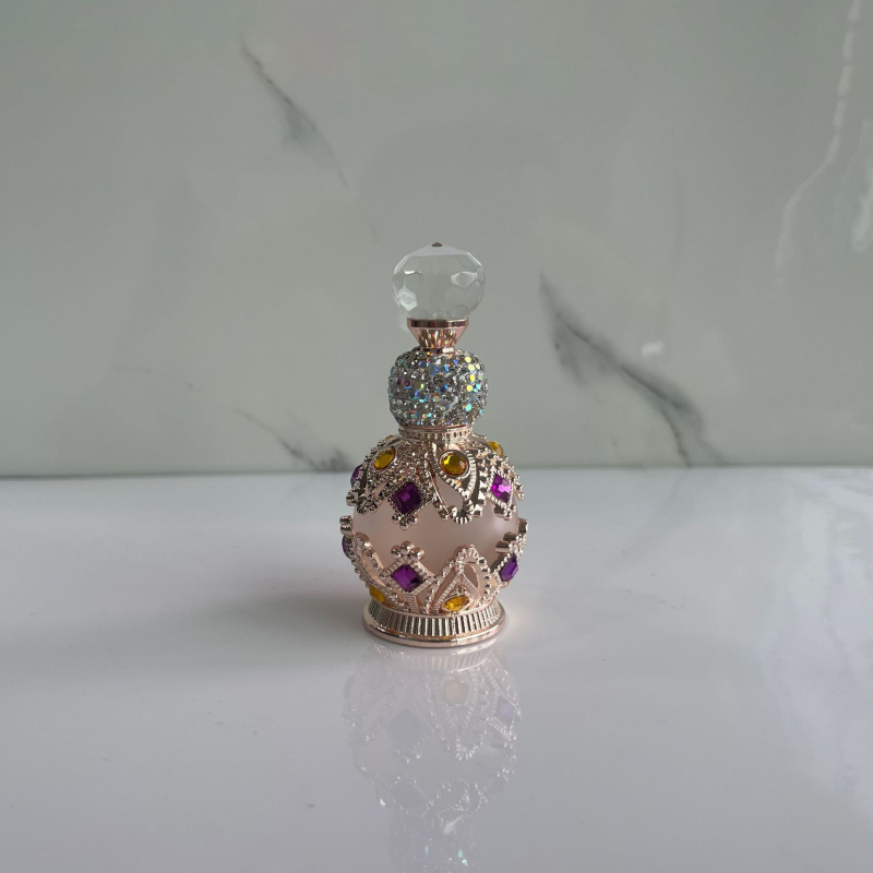 Sklenená fľaštička na parfum s diamantovými akcentmi, salónna kvalita, uzáver zo zinkovej zliatiny, fúkaná výroba, pôvod Guangzhou