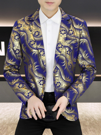 Bleizeris su auksinio folijos įspaudu ir languotu raštu, korėjiečio stiliaus, siaura kirpimo, vieno mygtuko užsegimas