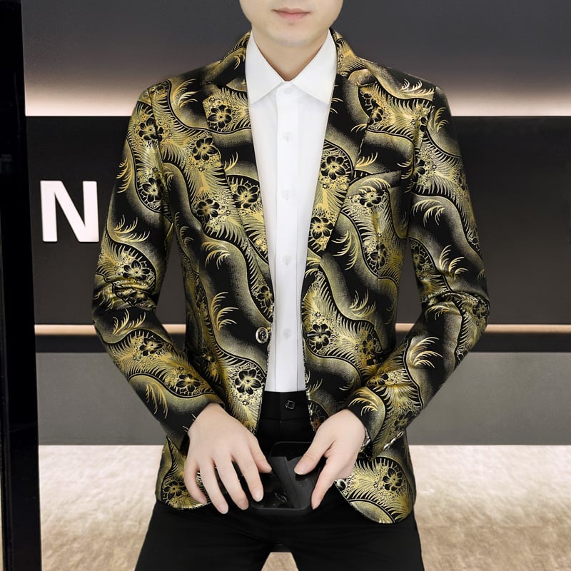 Bleizeris su auksinio folijos įspaudu ir languotu raštu, korėjiečio stiliaus, siaura kirpimo, vieno mygtuko užsegimas