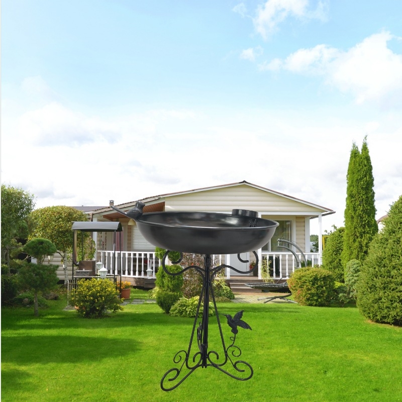 Metalno kupalište za ptice, slobodno stojeće, za vrt i dvorište, geometrijski oblik, konstrukcija od željeza