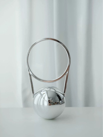 Večerná taška z PVC, kruhový tvar, magnetické zapínanie, podšívka z syntetickej kože, štýl Nový mesiac