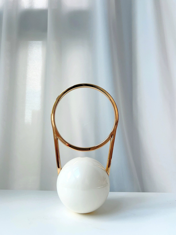 Večerná taška z PVC, kruhový tvar, magnetické zapínanie, podšívka z syntetickej kože, štýl Nový mesiac