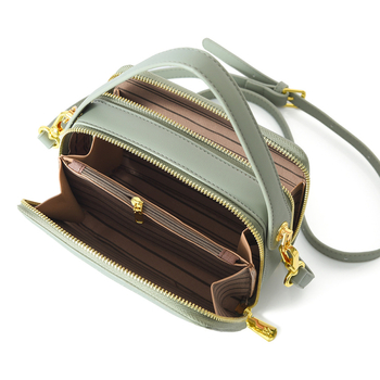 PU anyagú crossbody táska, kis négyszögletes formájú, cipzáras záródás, dupla vállpánt