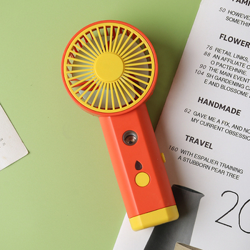 Prenosný USB zvlhčovač s rozprašovaním a malým ventilátorom – plast, Xiaojiao Shi značka, licencovaná súkromná značka, prispôsobenie spracovania, prenosný štýl, viacúčelový a tichý