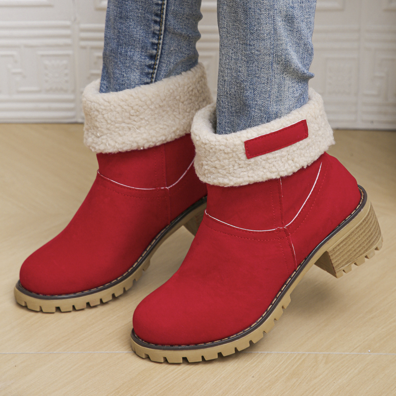 Снежни ботуши, горна част памучен плат; подметка гума; клиновидна пета; стелка от изкуствена вълна; дължина на голенището 5 см