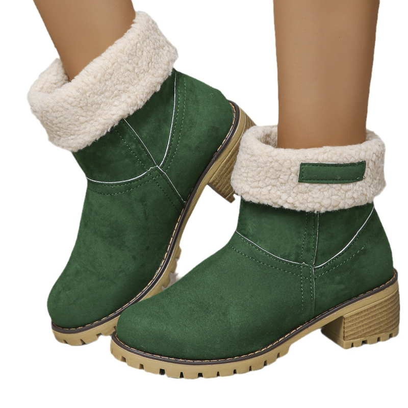 Снежни ботуши, горна част памучен плат; подметка гума; клиновидна пета; стелка от изкуствена вълна; дължина на голенището 5 см