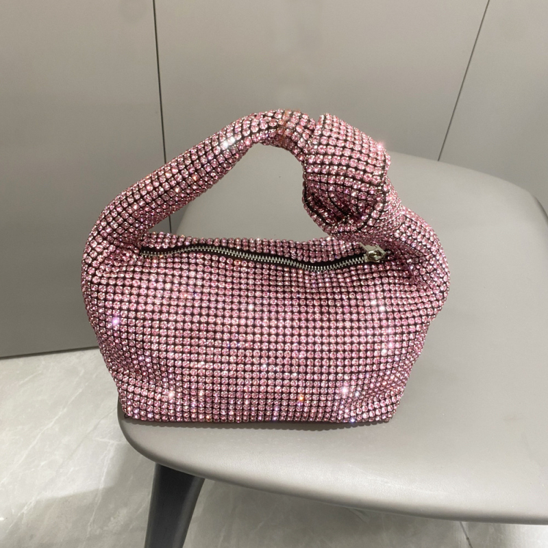 Дамска чанта в стил dumpling, полиестерно тяло, найлонова подплата, цип за отваряне, форма dumpling