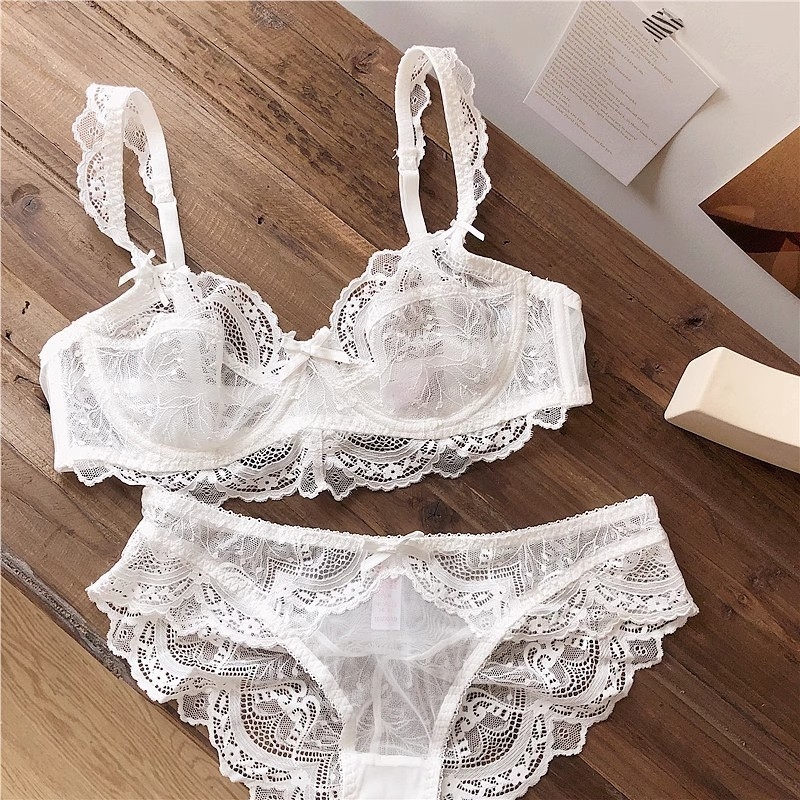 Set grudnjaka s ultratankim oblikovanim košaricama, trokutaste košarice, push-up efekt, fiksirane dvostruke naramenice, podstava od spandexa, glavni materijal 100%
