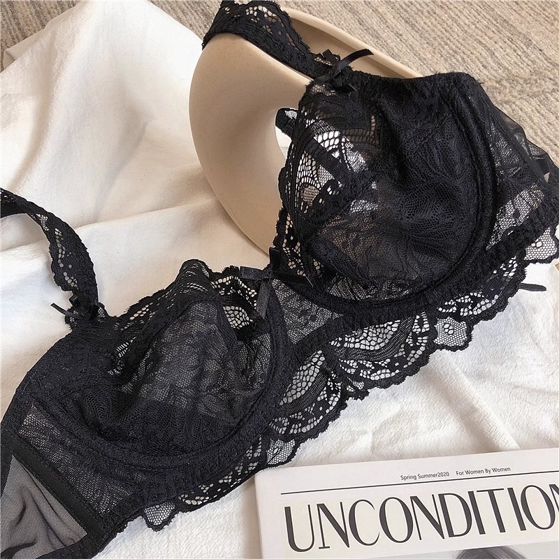 Set grudnjaka s ultratankim oblikovanim košaricama, trokutaste košarice, push-up efekt, fiksirane dvostruke naramenice, podstava od spandexa, glavni materijal 100%