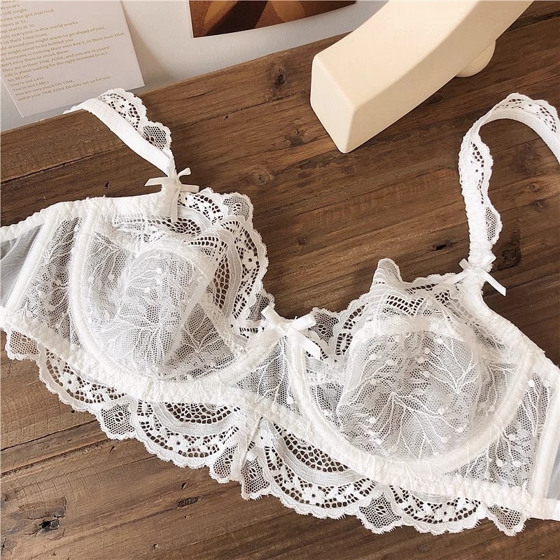 Set grudnjaka s ultratankim oblikovanim košaricama, trokutaste košarice, push-up efekt, fiksirane dvostruke naramenice, podstava od spandexa, glavni materijal 100%