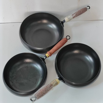 Ručne kované wok z jemného železa, čínskeho štýlu, nepriľnavý, sklenená pokrievka, hĺbka 10,5 cm