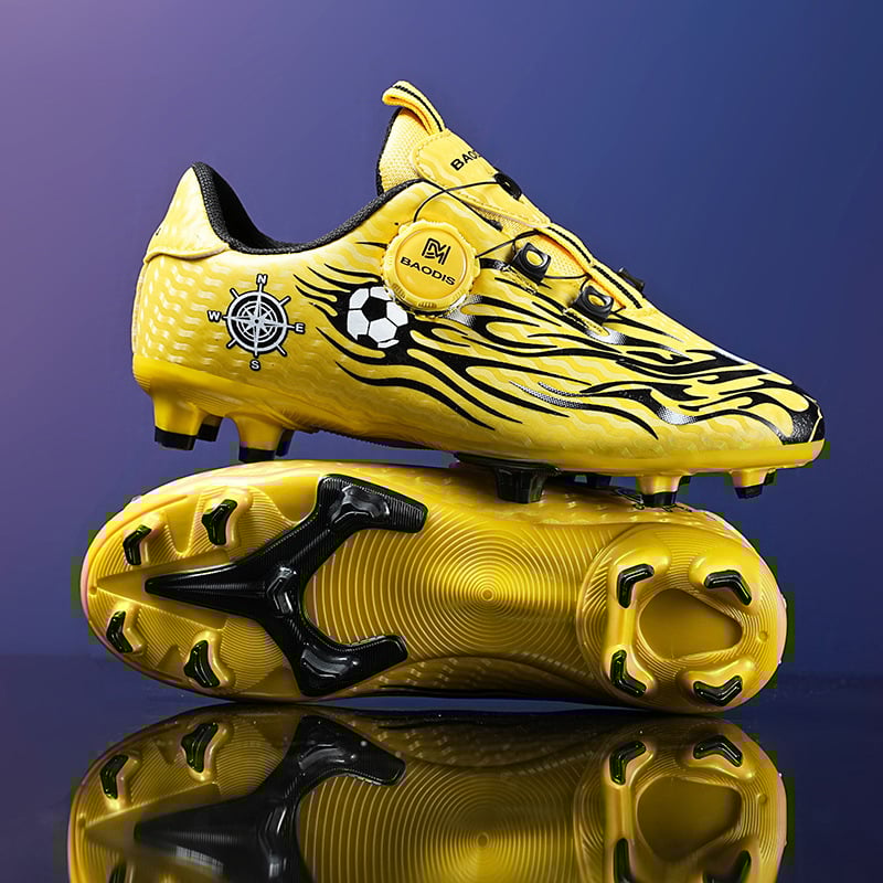 Detské futbalové topánky pre chlapcov, zapínanie na gumu, vrchný materiál syntetická koža, podrážka proti šmyku z gumy, vnútorný materiál imitovaná koža, tlmiaca adhezívna technológia