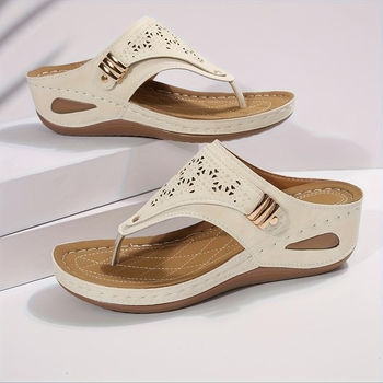 Дамски платформи с открит пръст и метална катарама, велурена горна част и подметка от конопено плетиво