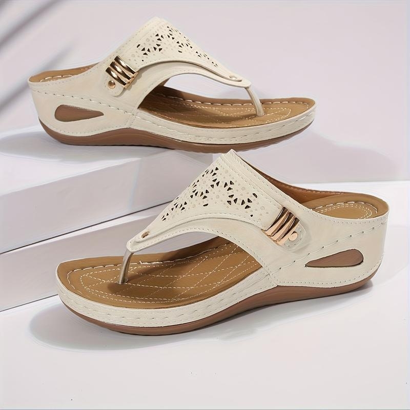 Дамски платформи с открит пръст и метална катарама, велурена горна част и подметка от конопено плетиво